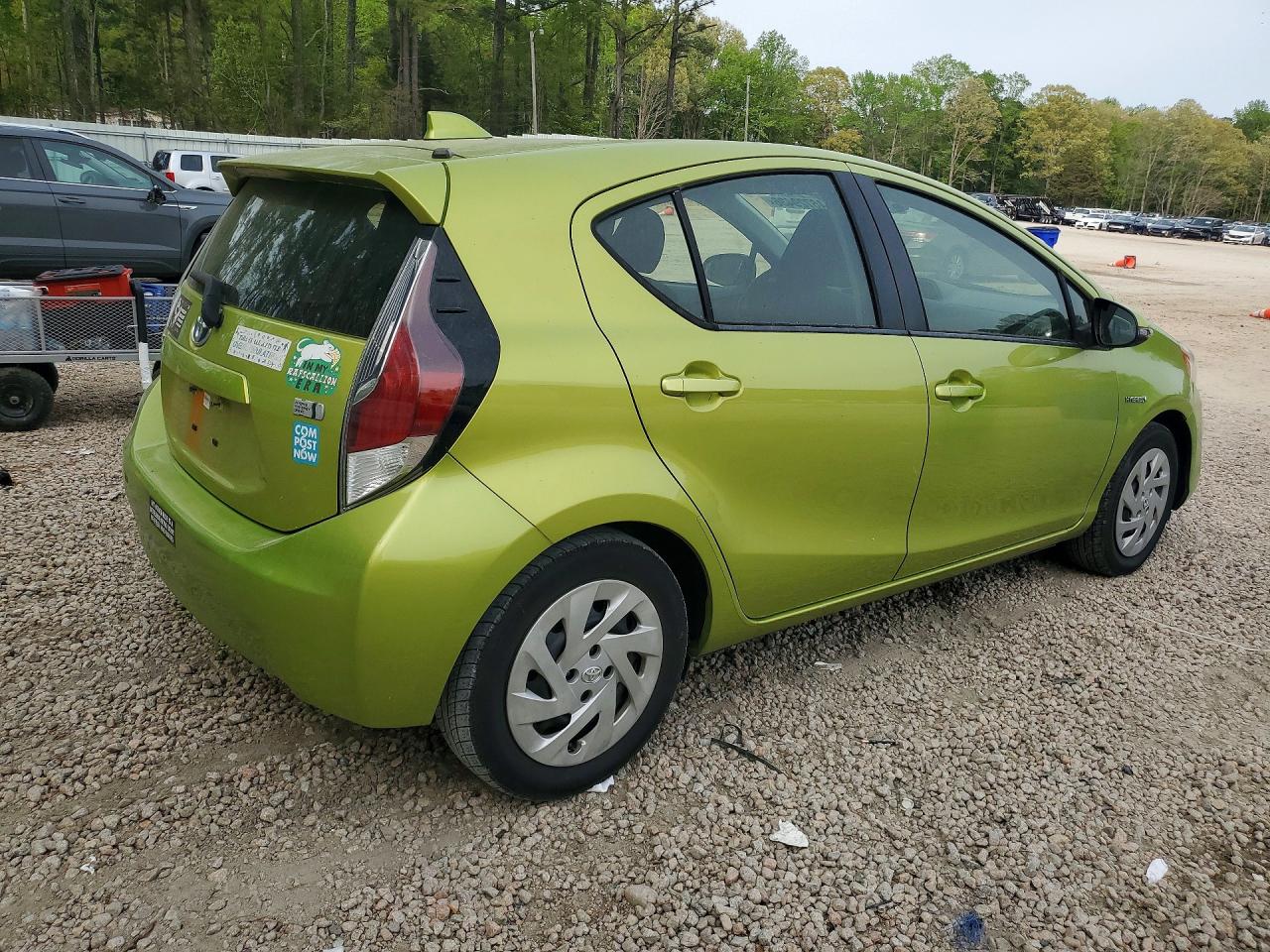 2016 TOYOTA PRIUS C TWO photo 7