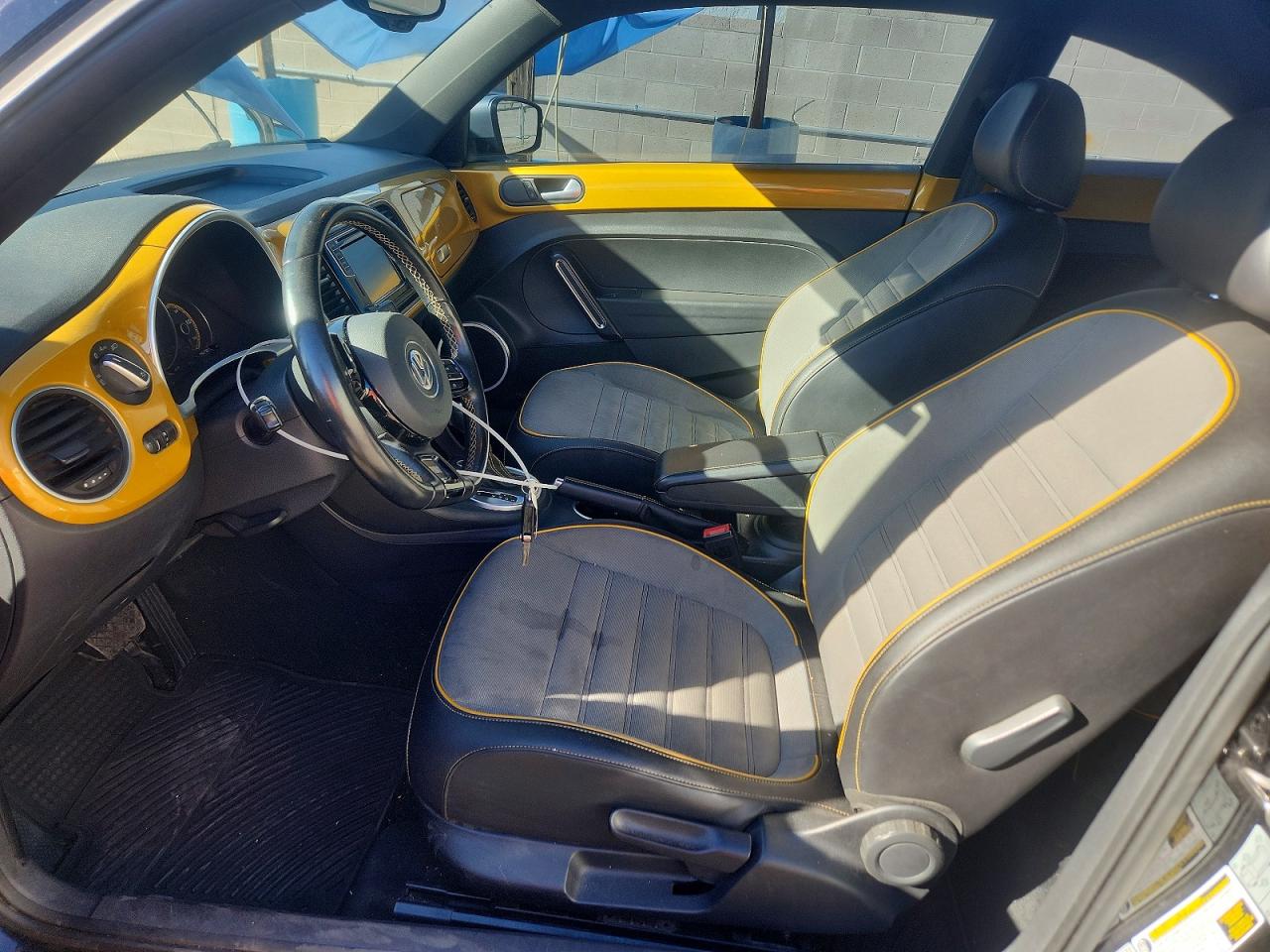 2016 VOLKSWAGEN BEETLE DUNE photo 13