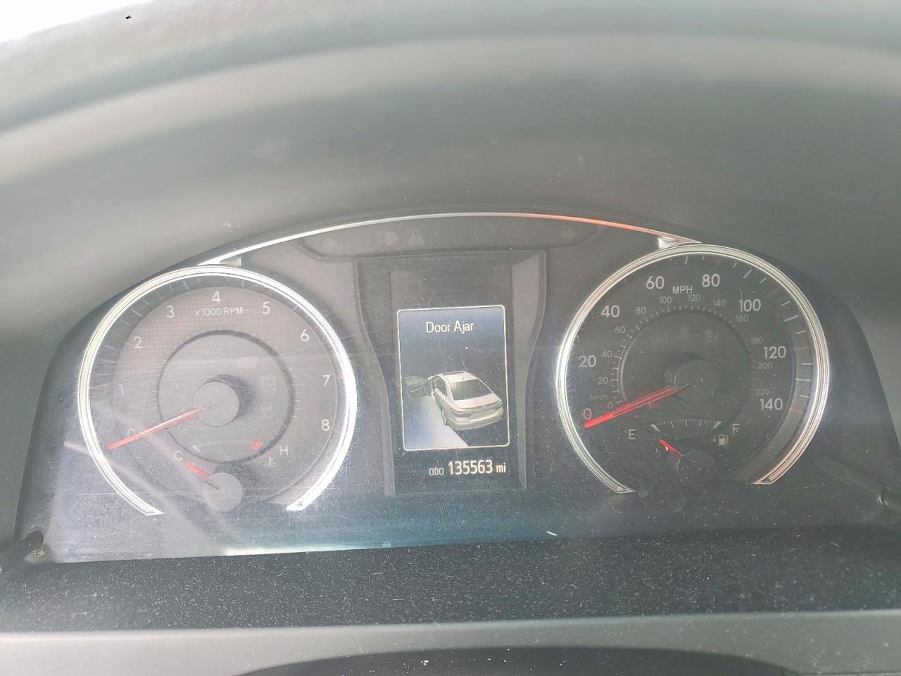 2016 TOYOTA CAMRY SE photo 17