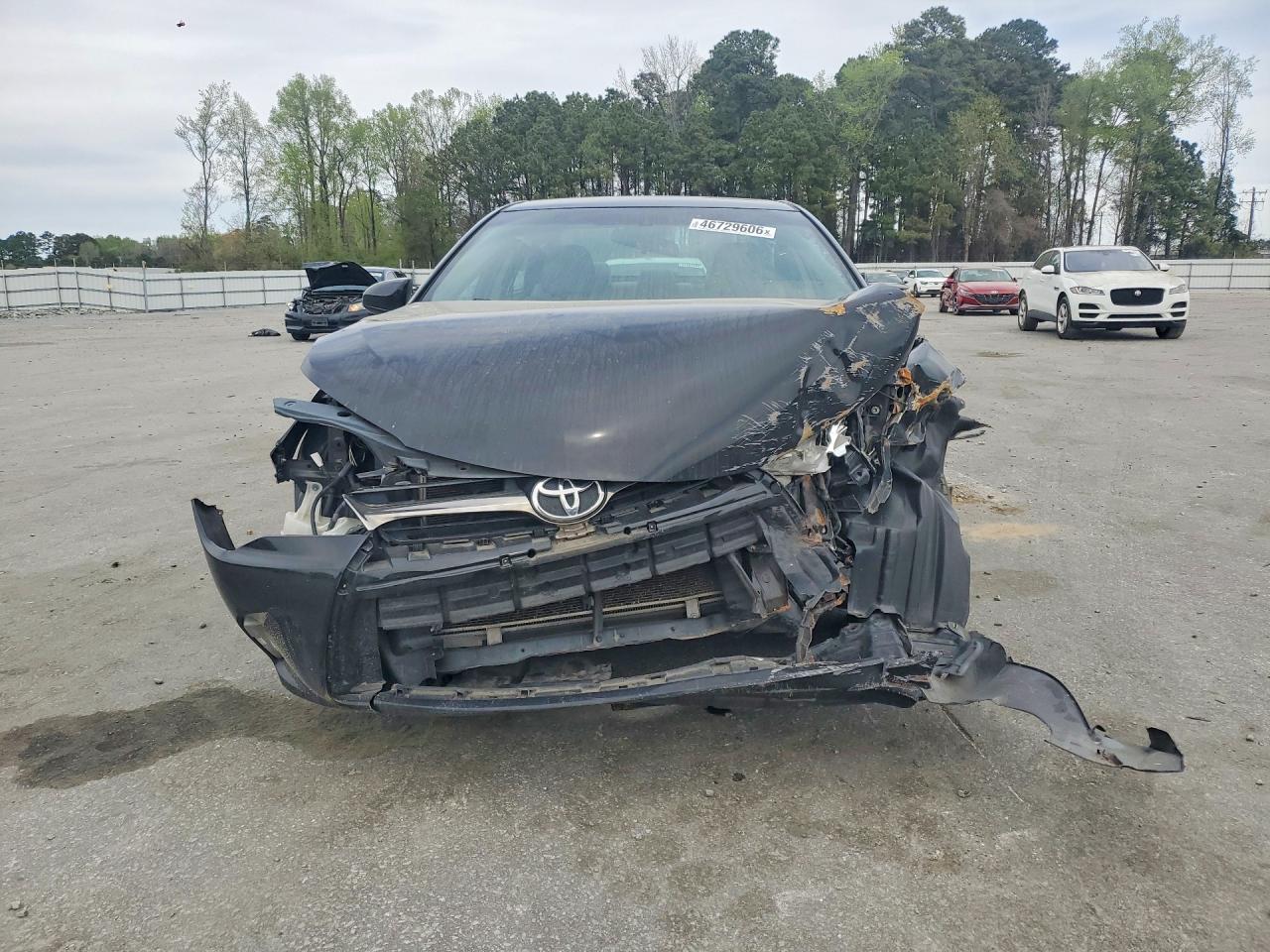 2016 TOYOTA CAMRY SE photo 9