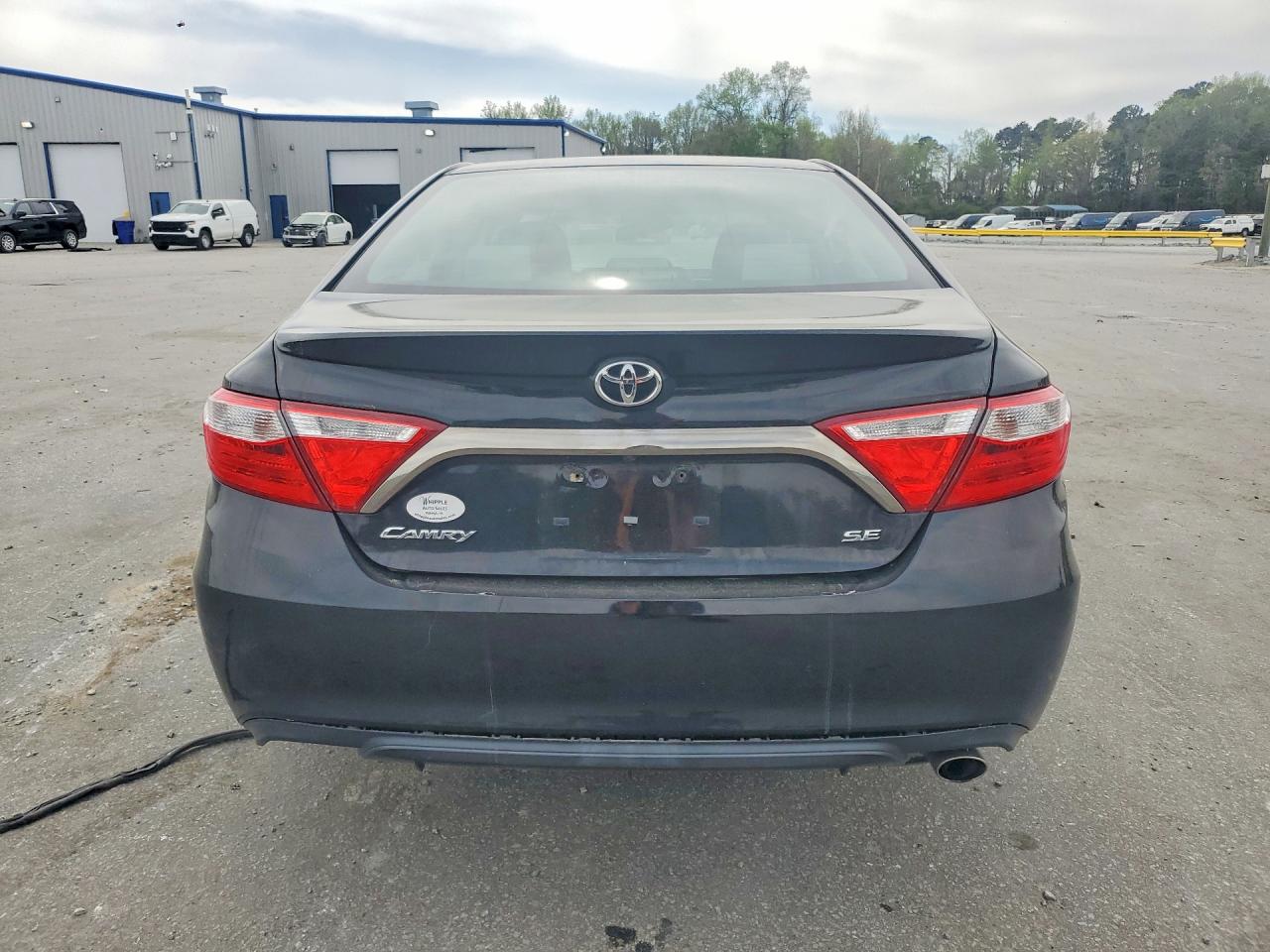 2016 TOYOTA CAMRY SE photo 11