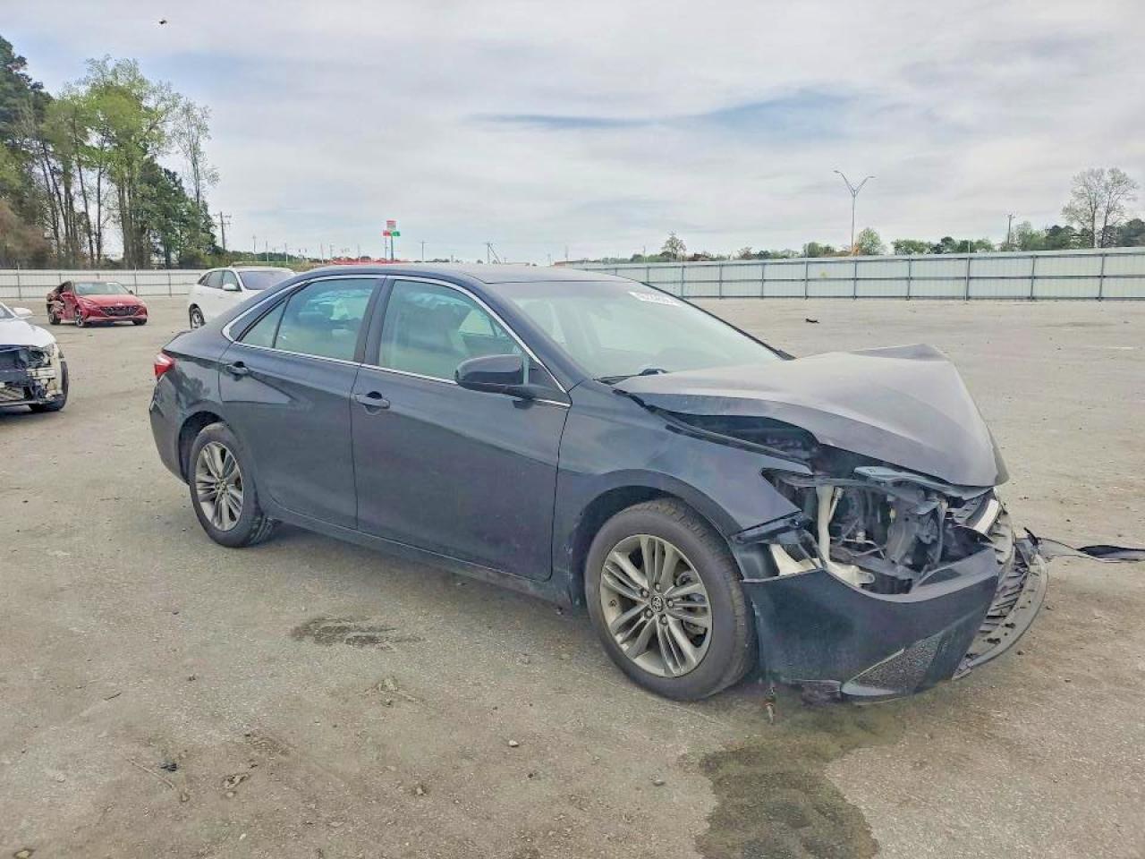 2016 TOYOTA CAMRY SE photo 7