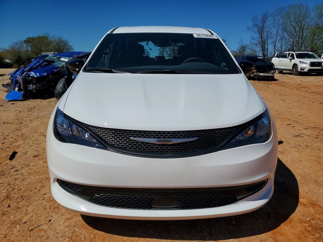 2025 CHRYSLER VOYAGER LX photo 9