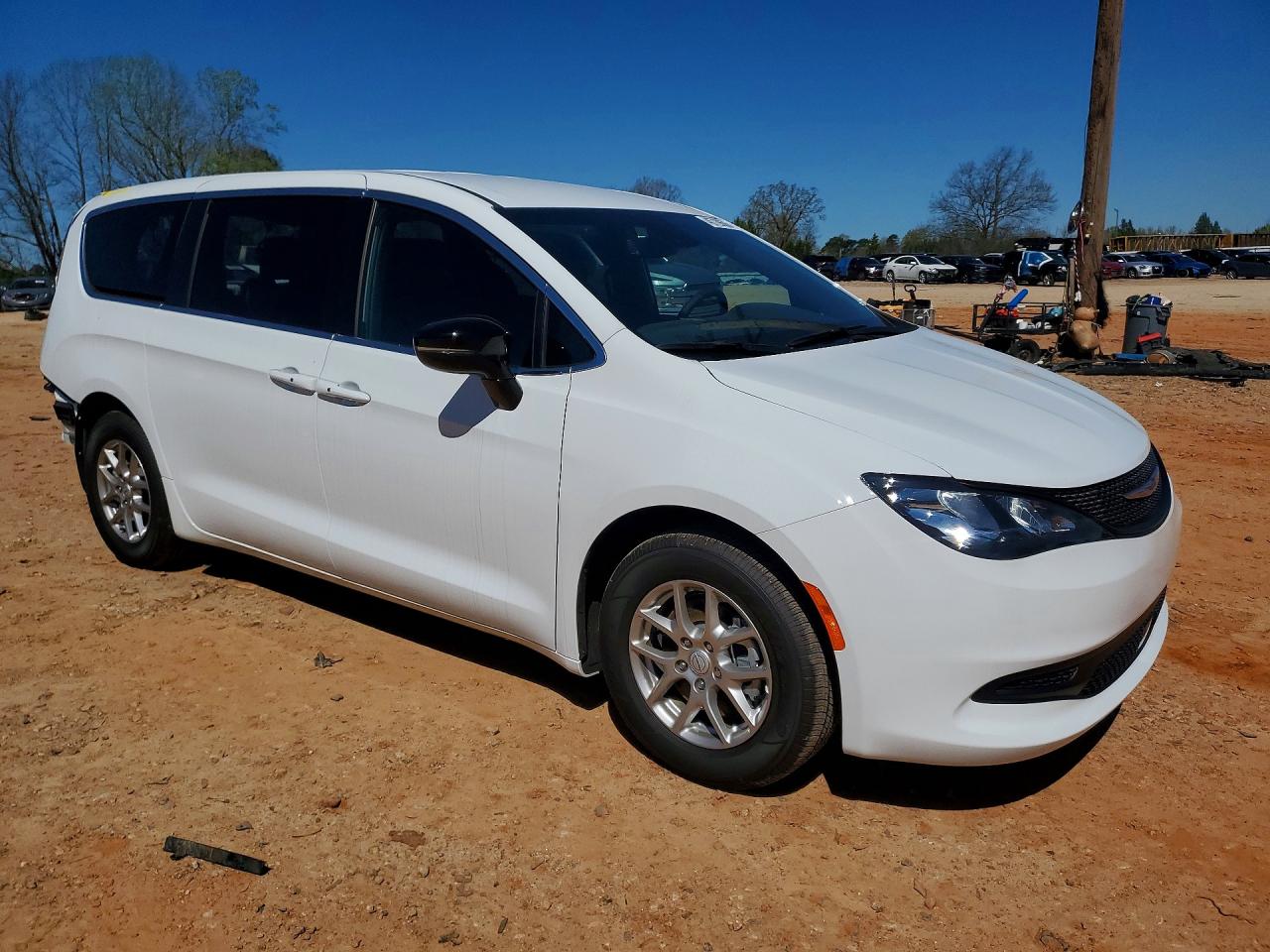 2025 CHRYSLER VOYAGER LX photo 7