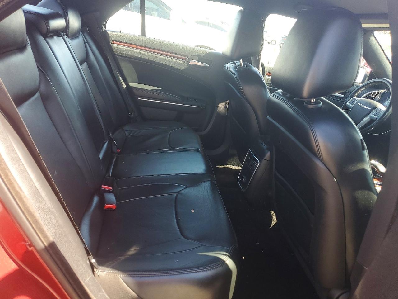 2014 CHRYSLER 300 photo 28