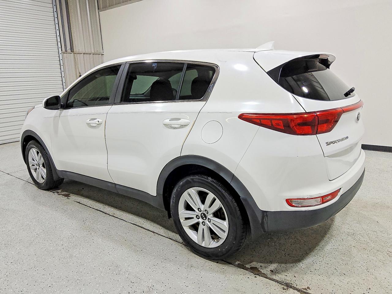 2017 KIA SPORTAGE LX photo 2