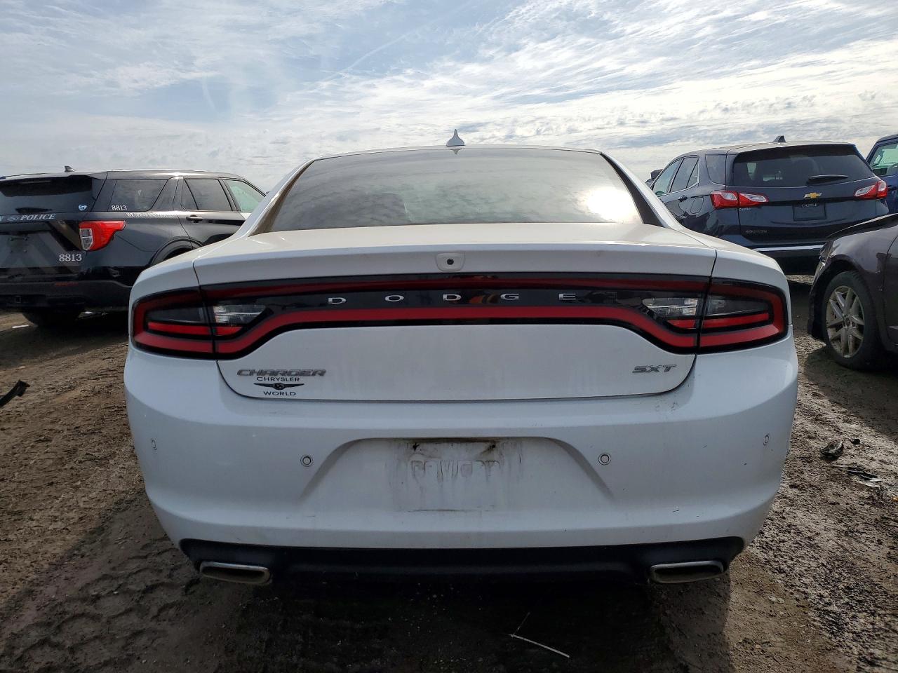 2017 DODGE CHARGER SXT photo 6