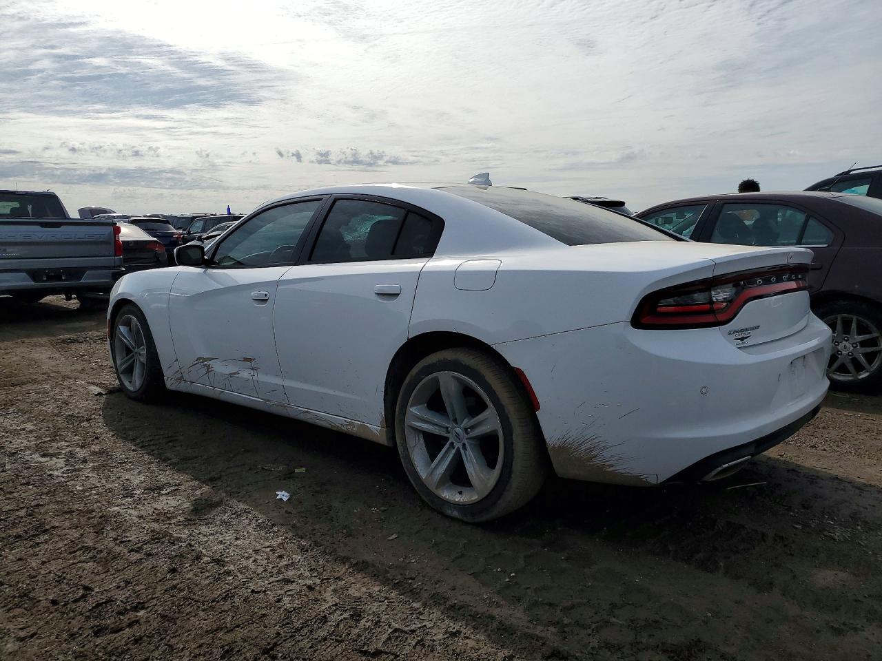 2017 DODGE CHARGER SXT photo 2