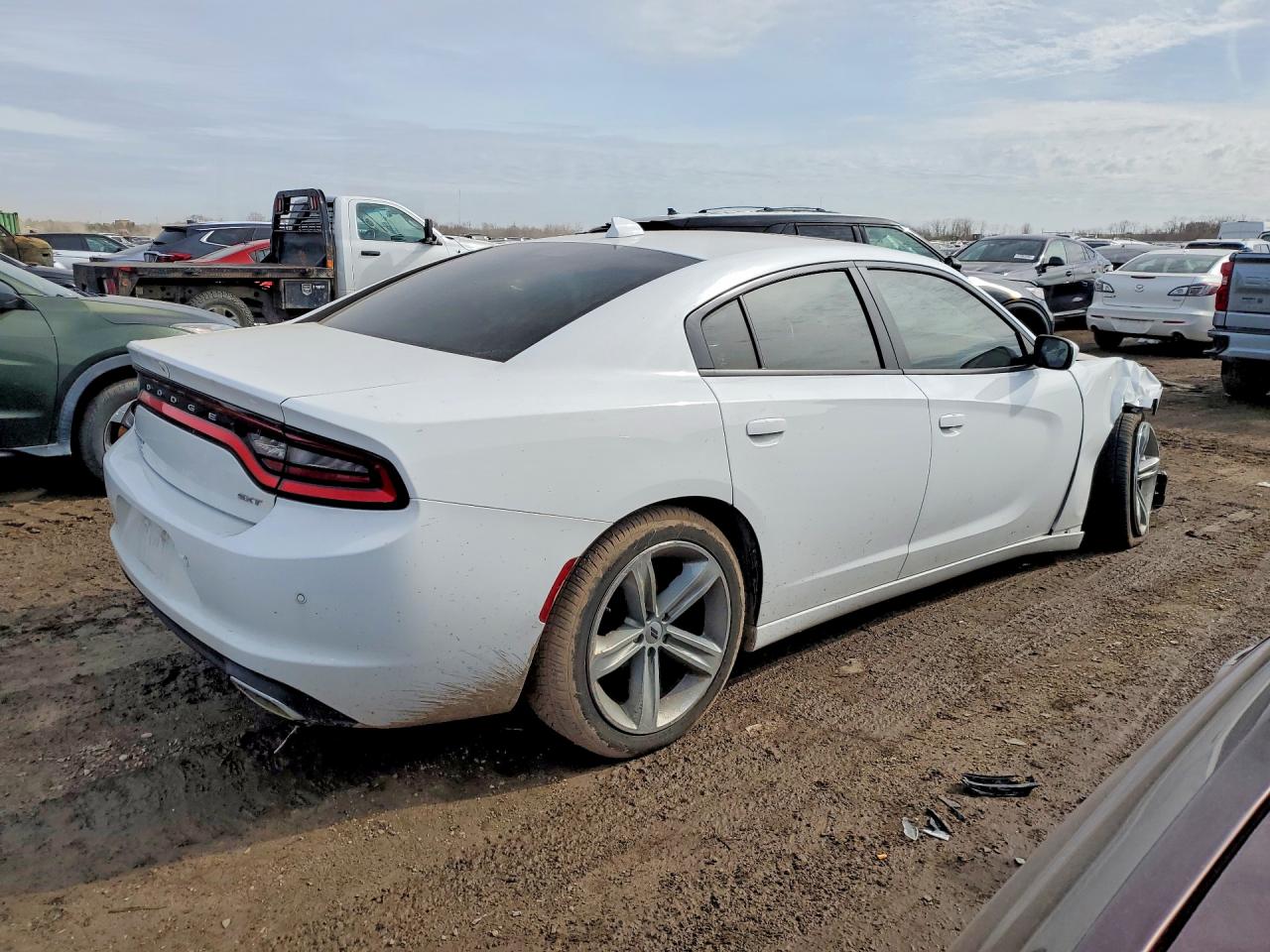 2017 DODGE CHARGER SXT photo 3