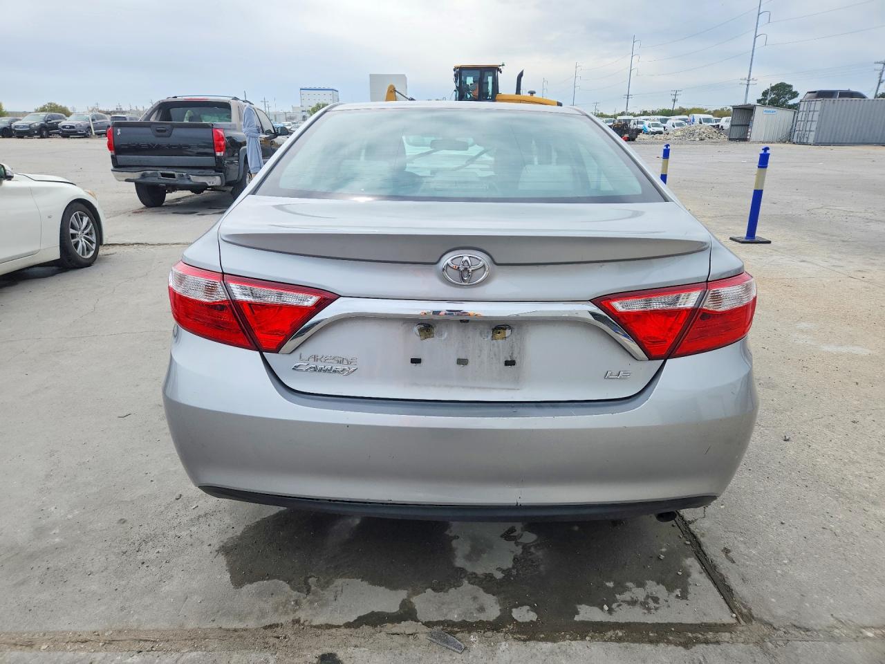 2016 TOYOTA CAMRY LE photo 16