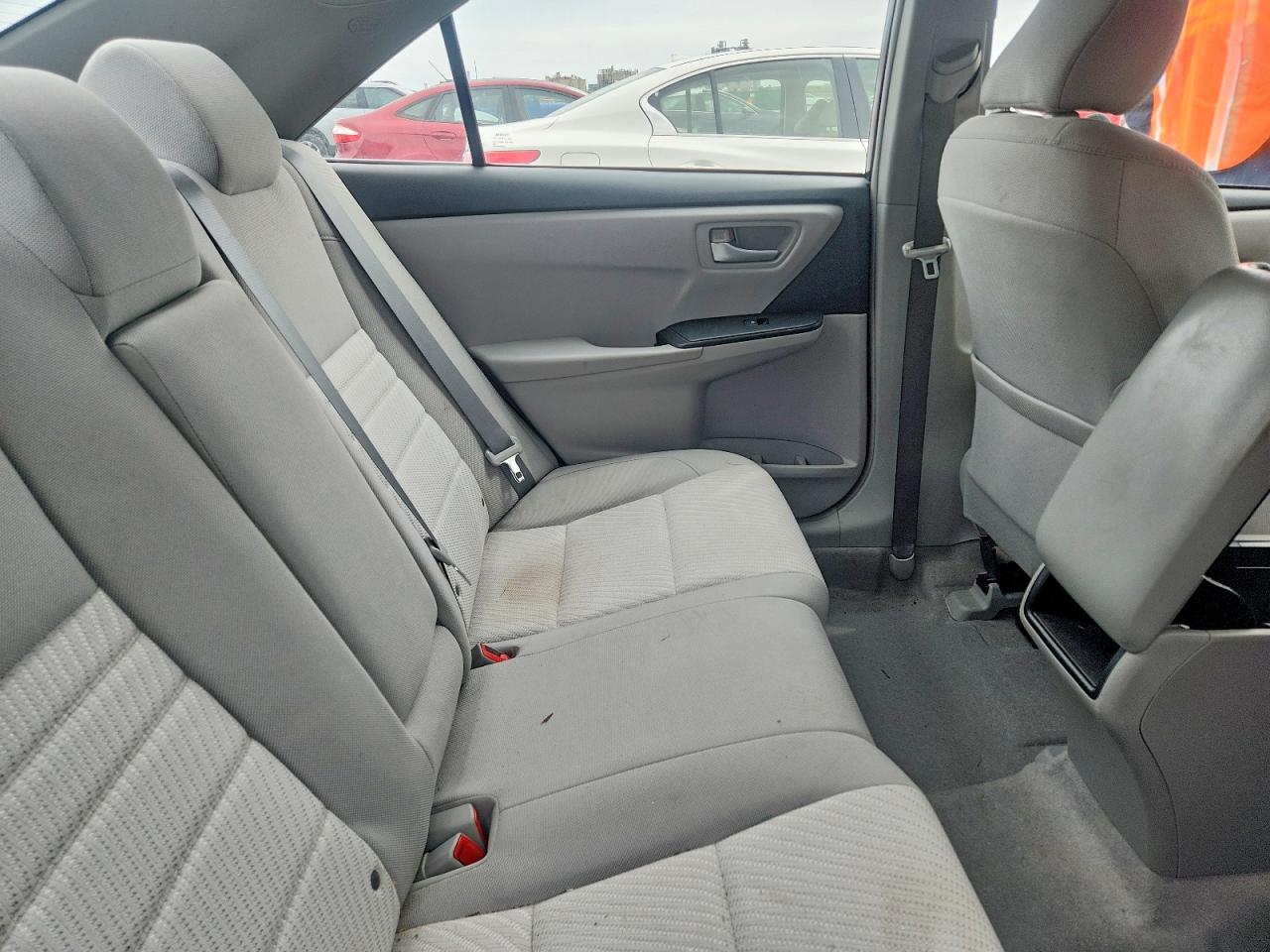 2016 TOYOTA CAMRY LE photo 28