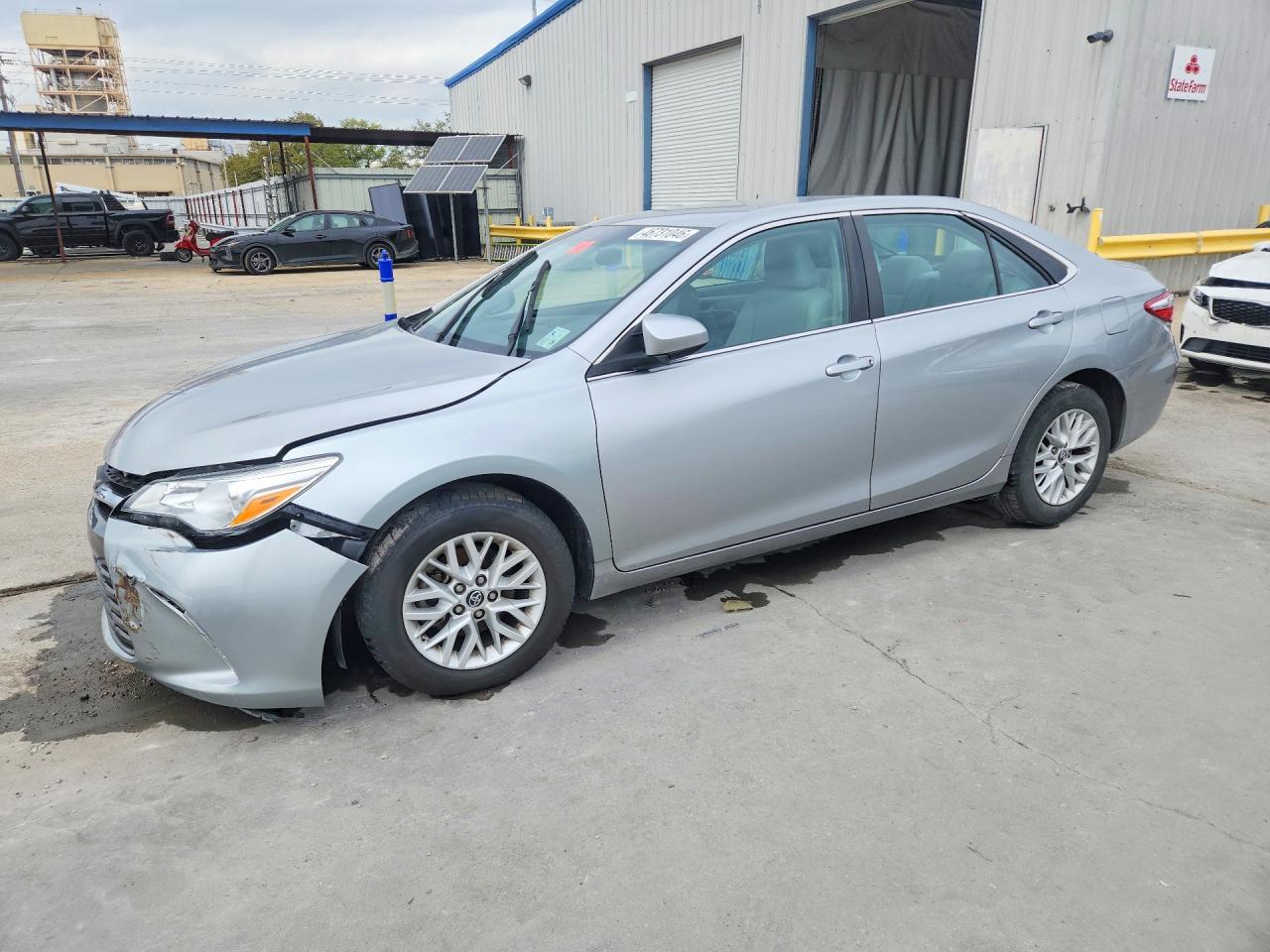 2016 TOYOTA CAMRY