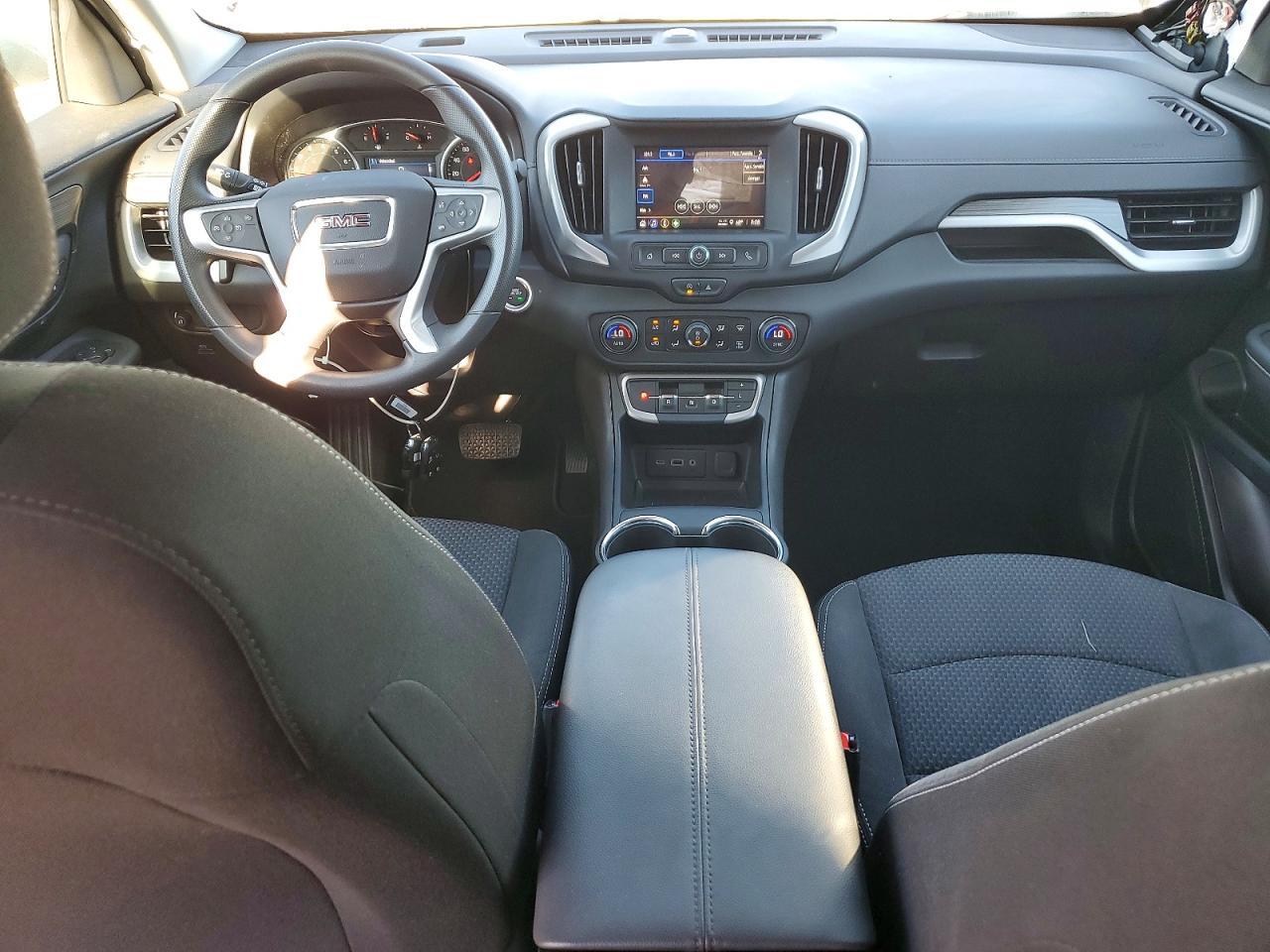 2024 GMC TERRAIN SLE photo 15