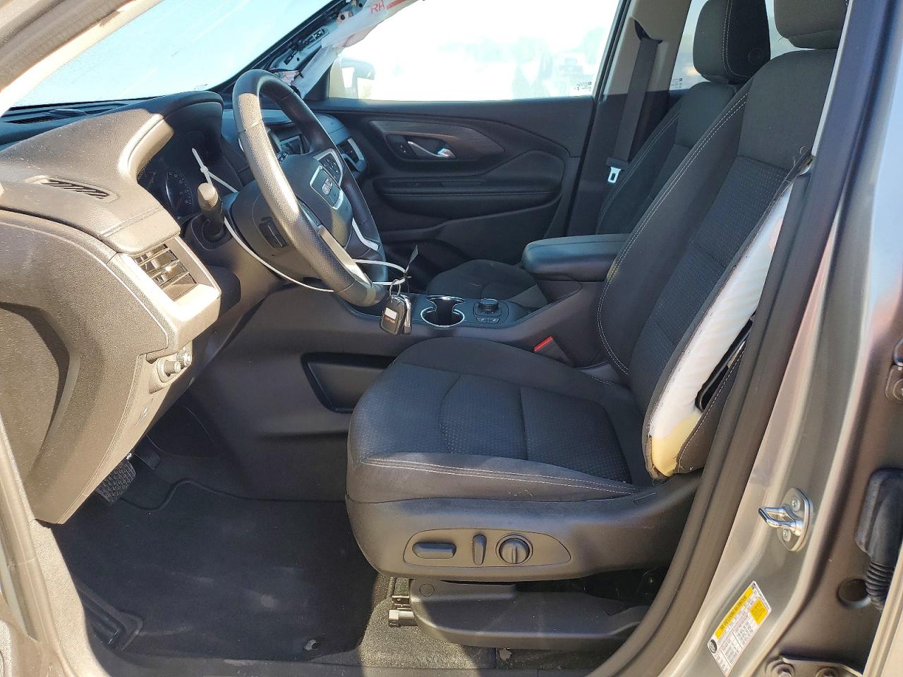 2024 GMC TERRAIN SLE photo 13