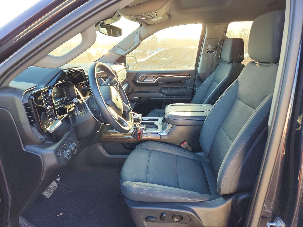 2023 CHEVROLET SILVERADO K1500 LT photo 7