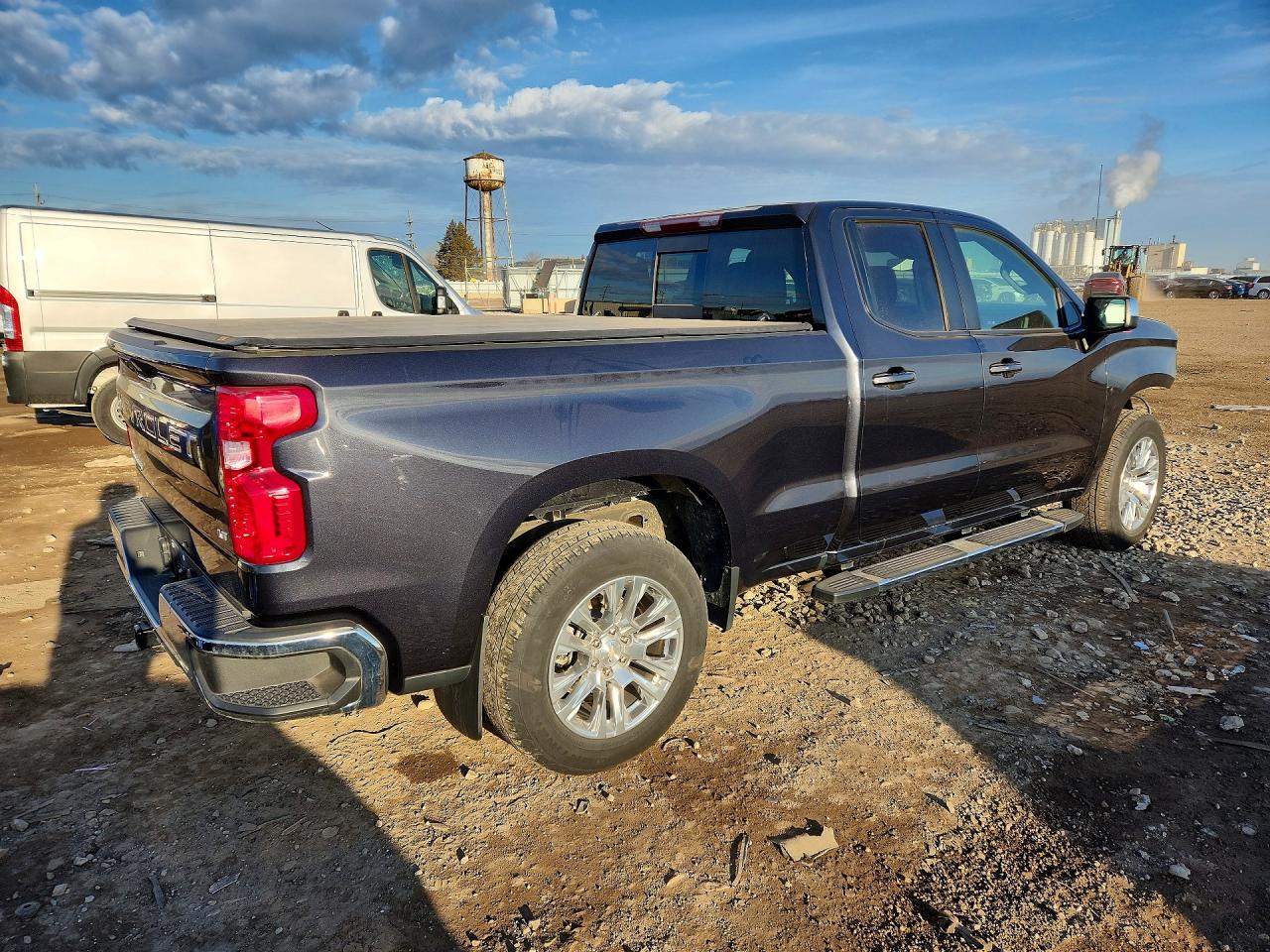 2023 CHEVROLET SILVERADO K1500 LT photo 3