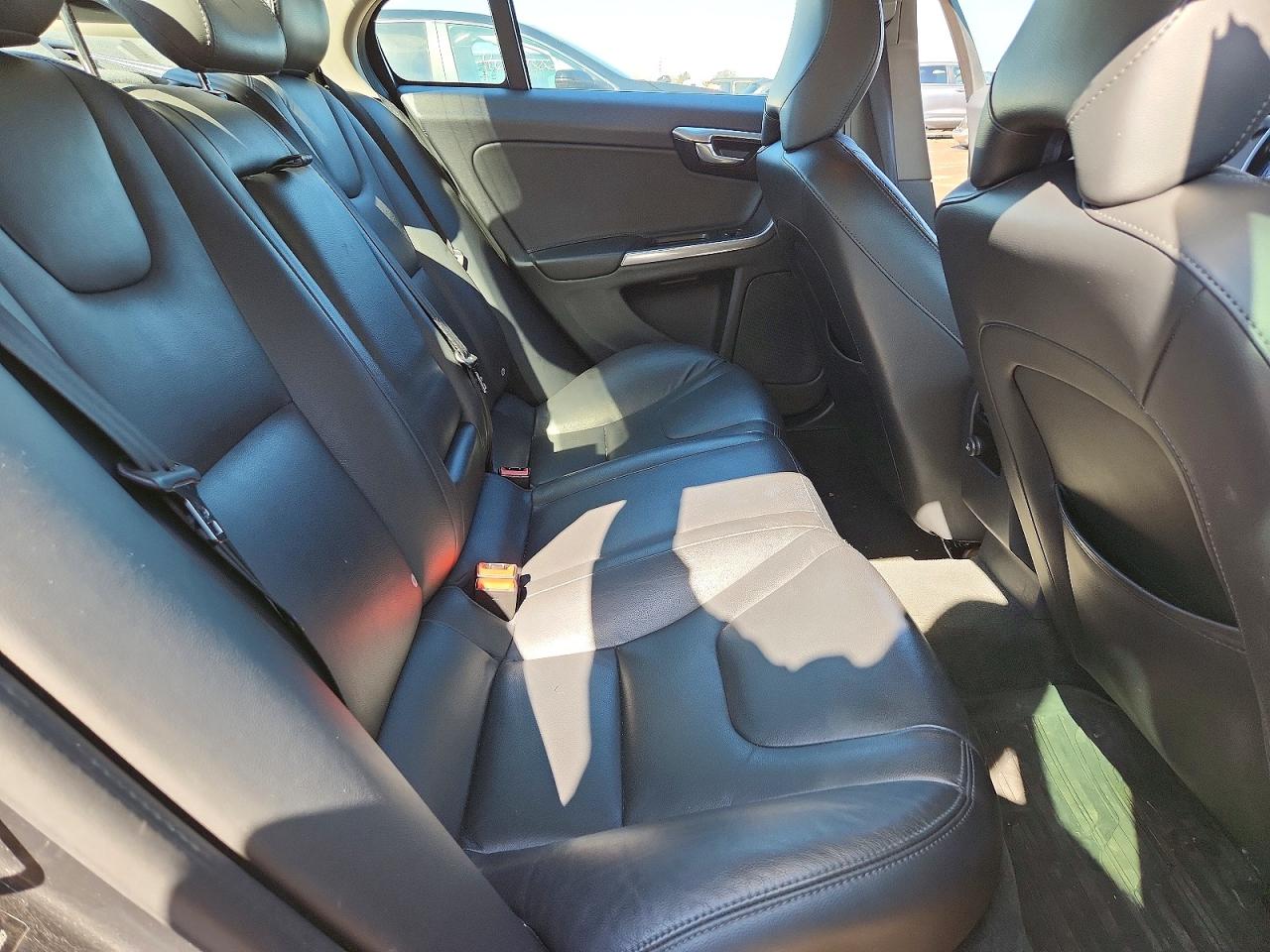 2015 VOLVO S60 PREMIER photo 10