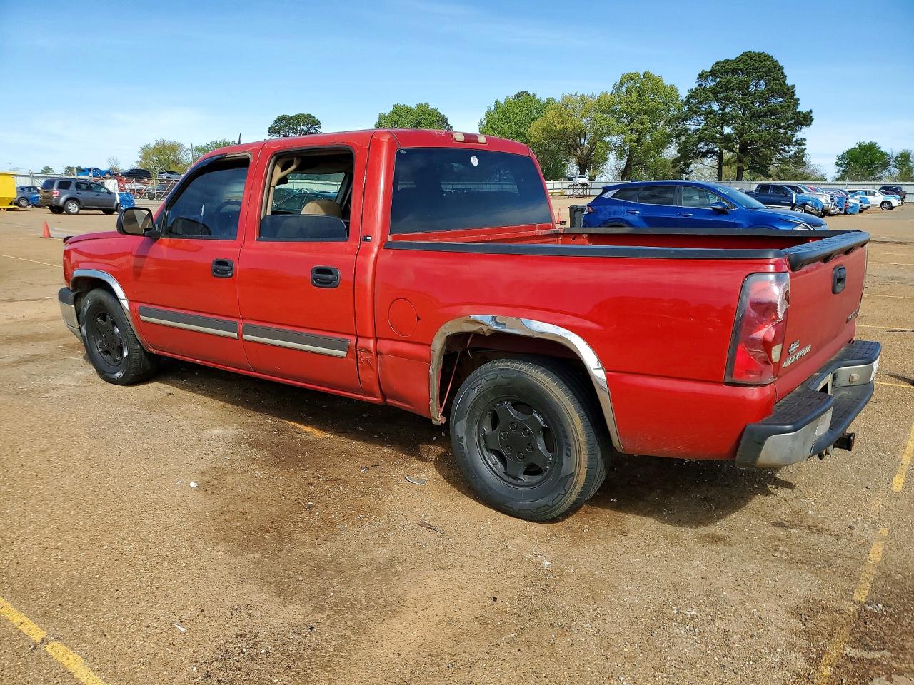 2005 CHEVROLET SILVERADO C1500 photo 2