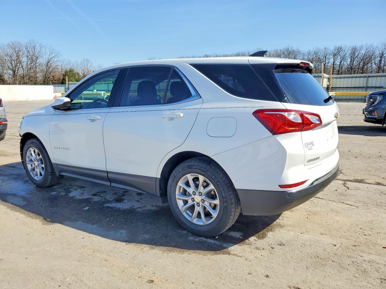 2020 CHEVROLET EQUINOX LT photo 3