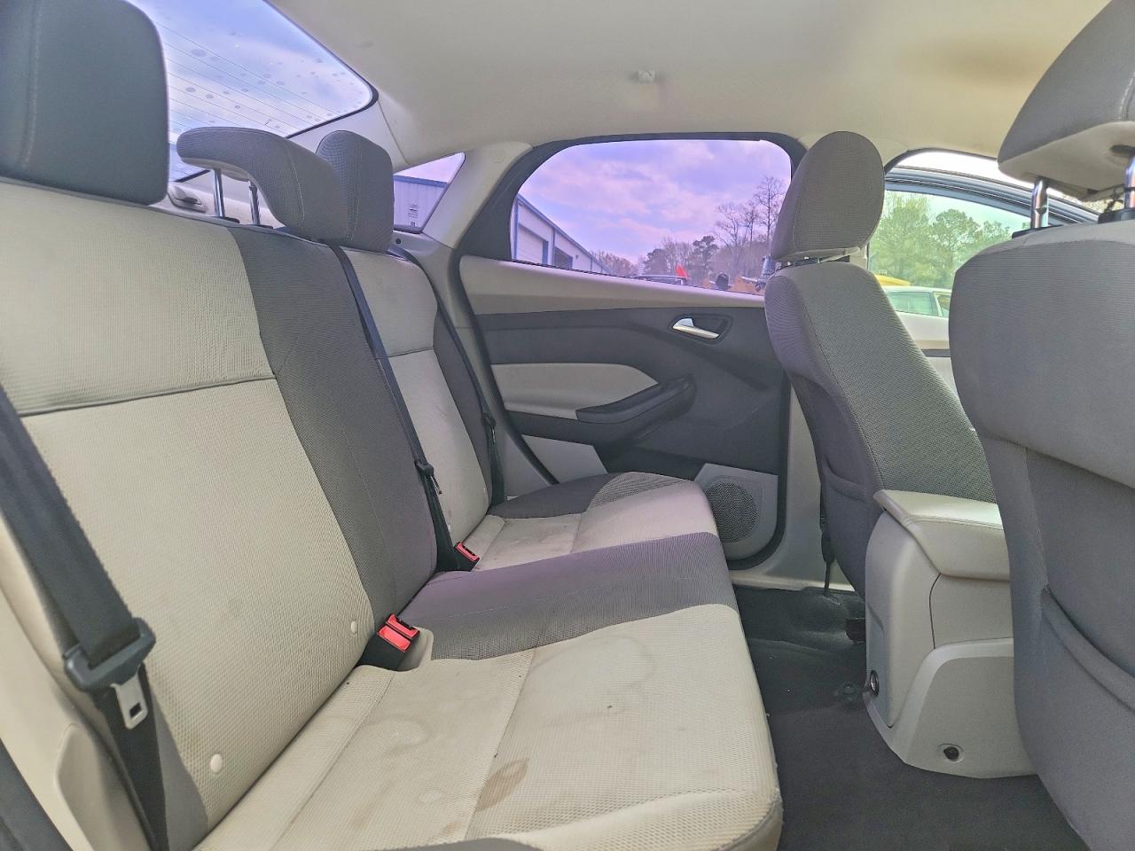 2013 FORD FOCUS SE photo 19