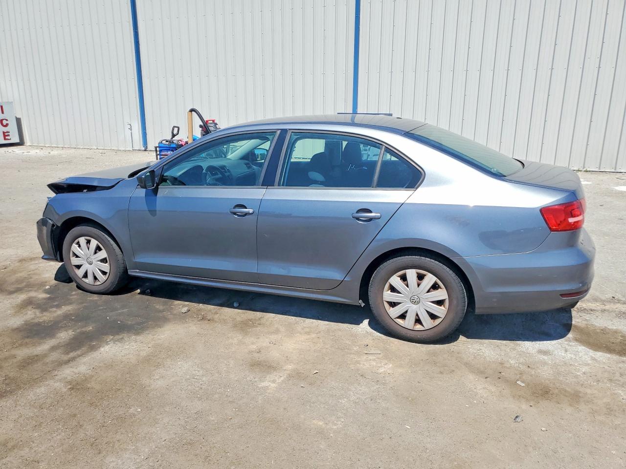 2015 VOLKSWAGEN JETTA BASE photo 2