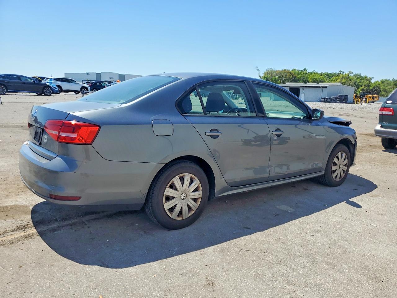 2015 VOLKSWAGEN JETTA BASE photo 3