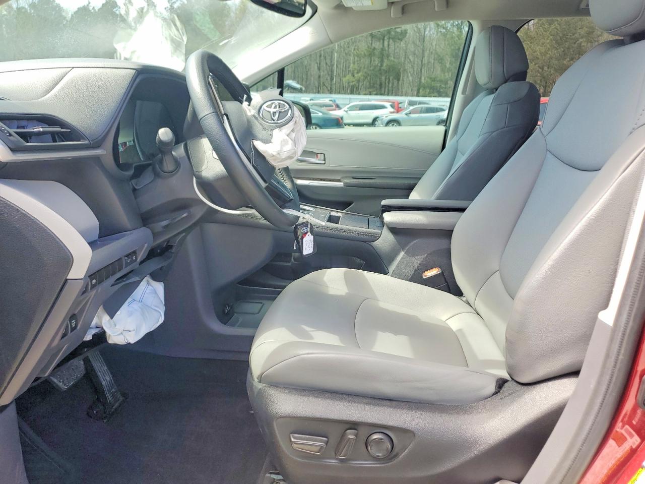 2022 TOYOTA SIENNA XLE 8-PASSENGER photo 13