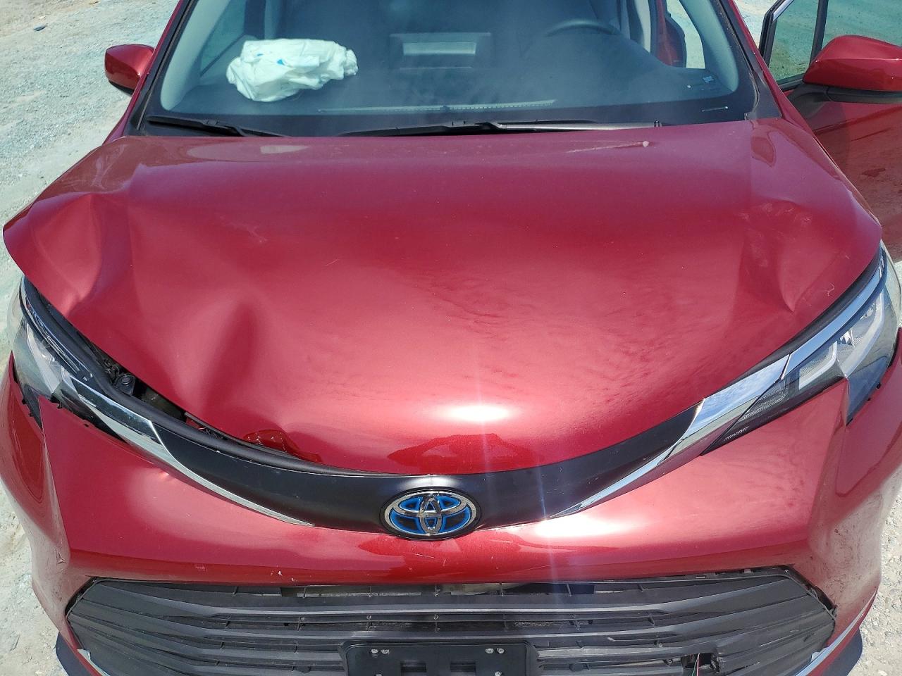2022 TOYOTA SIENNA XLE 8-PASSENGER photo 23