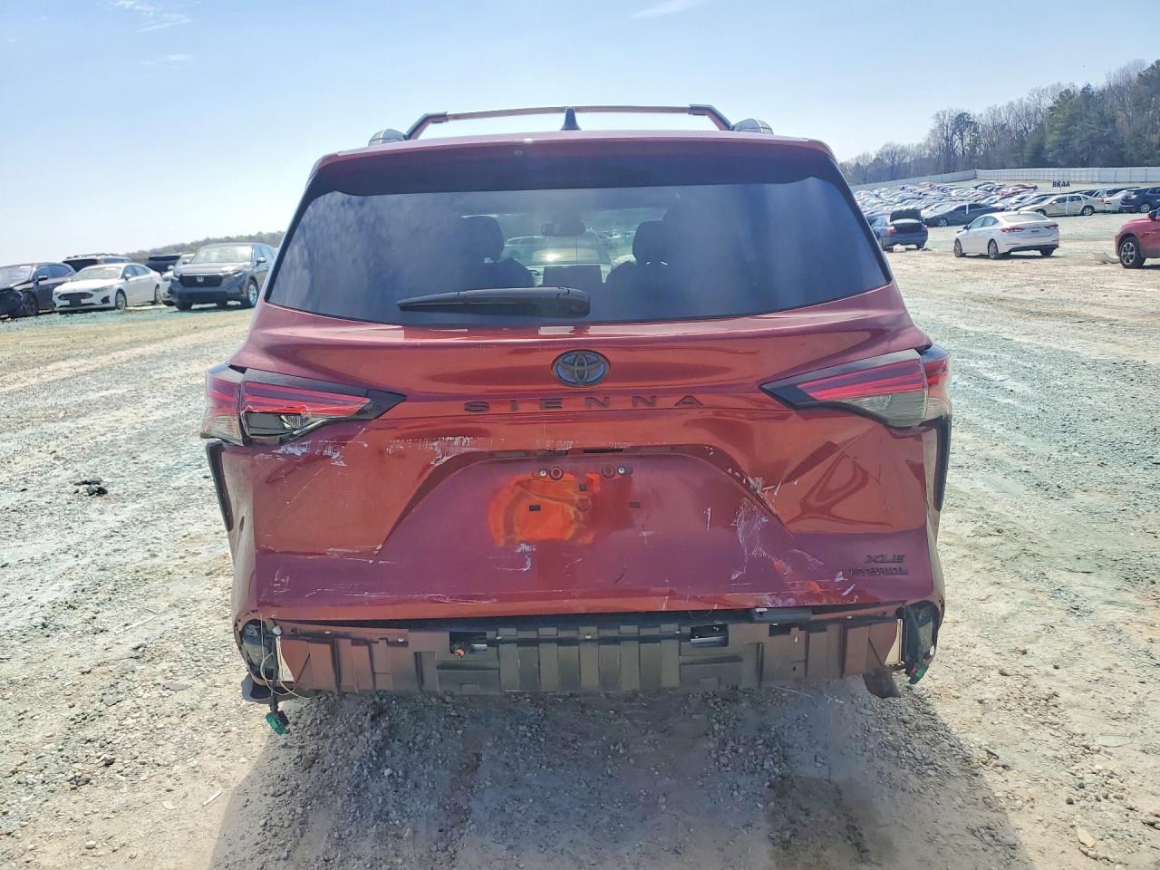 2022 TOYOTA SIENNA XLE 8-PASSENGER photo 11