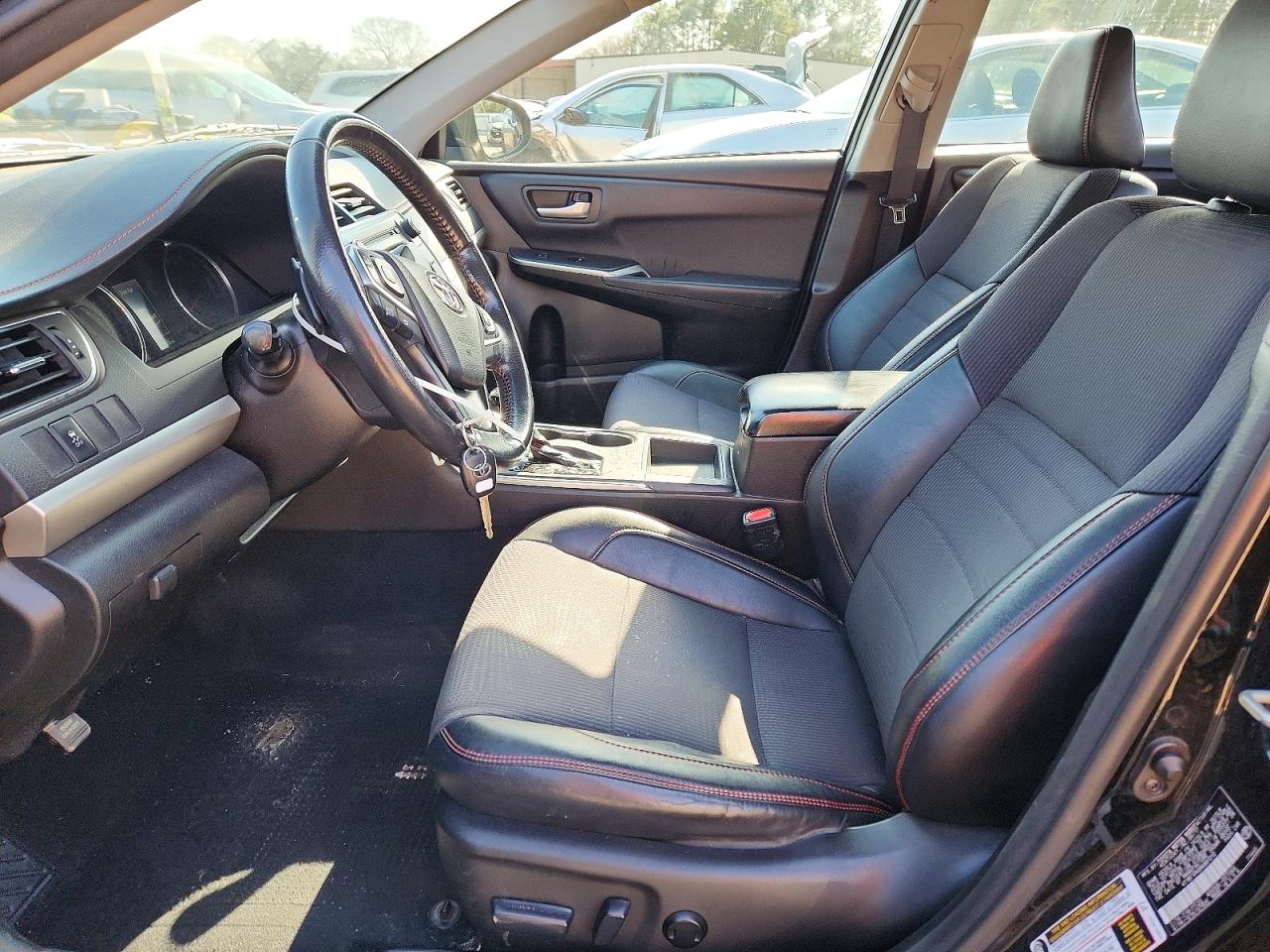 2017 TOYOTA CAMRY SE photo 13