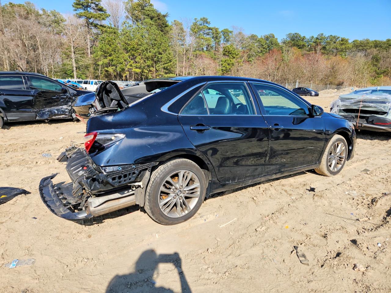 2017 TOYOTA CAMRY SE photo 5