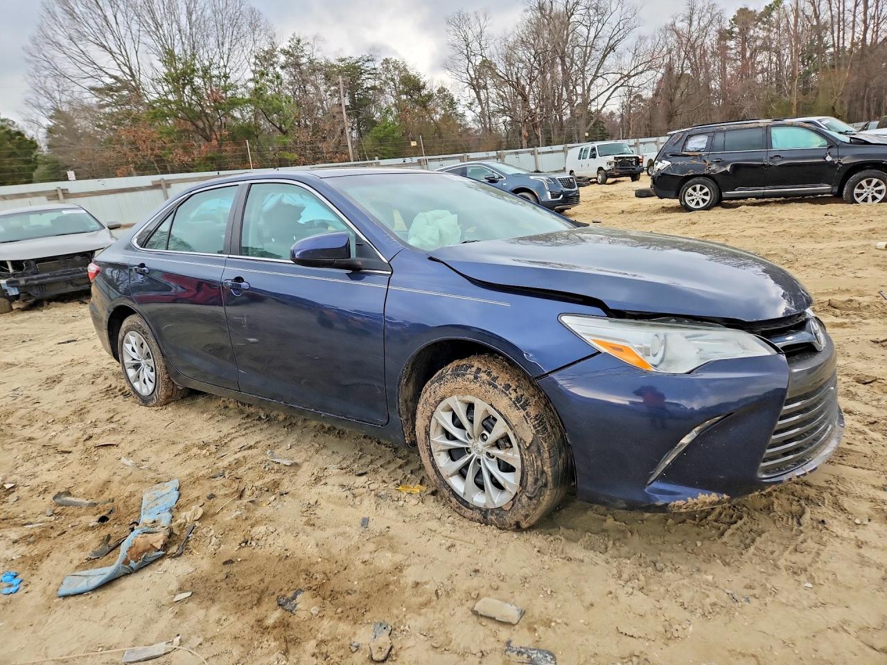 2017 TOYOTA CAMRY photo 4