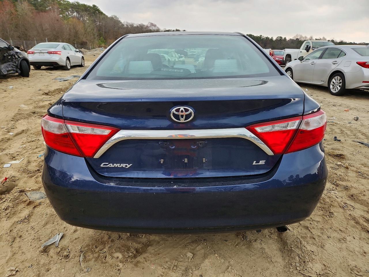 2017 TOYOTA CAMRY photo 6