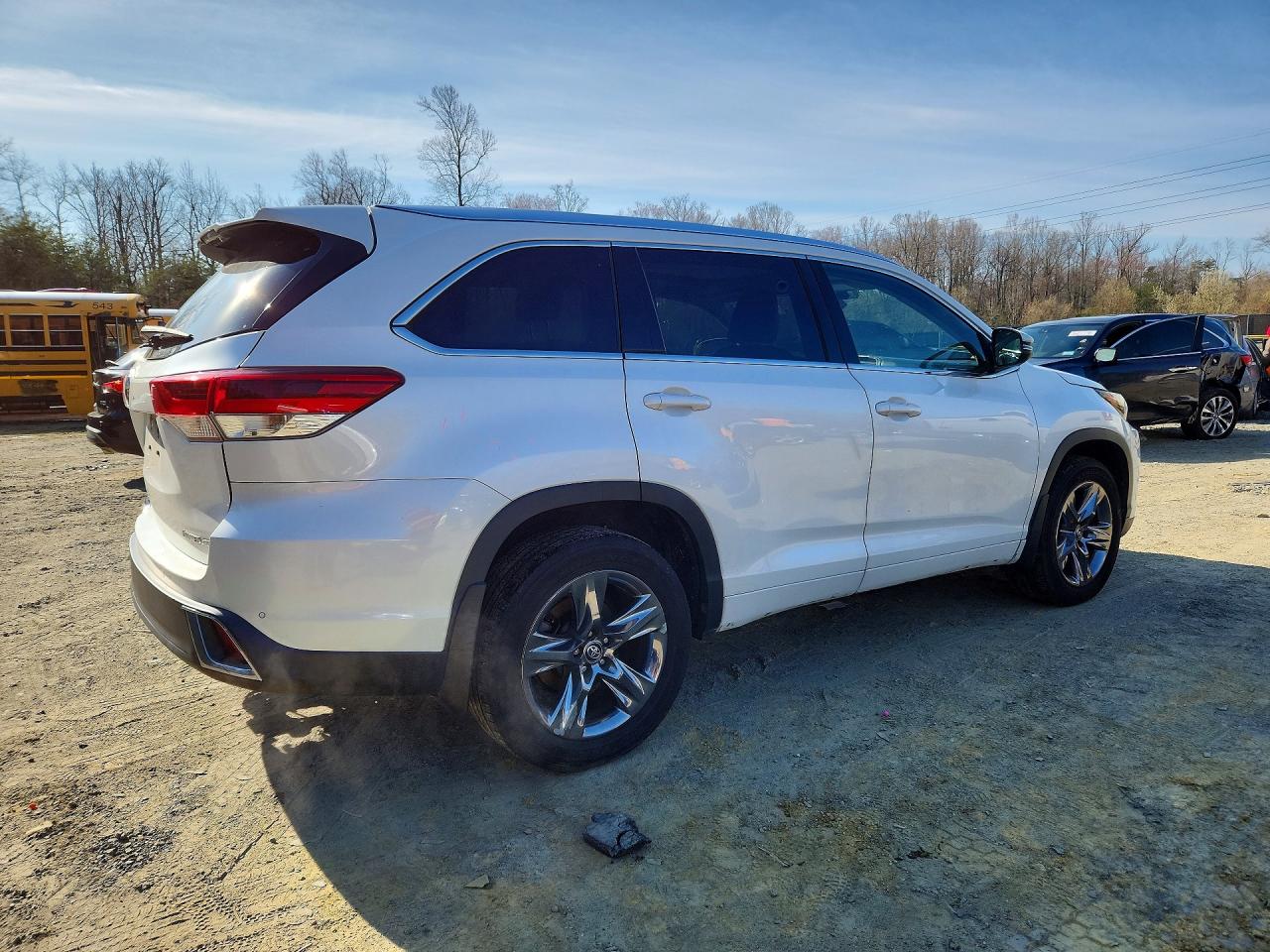 2019 TOYOTA HIGHLANDER LIMITED PLATINUM photo 3