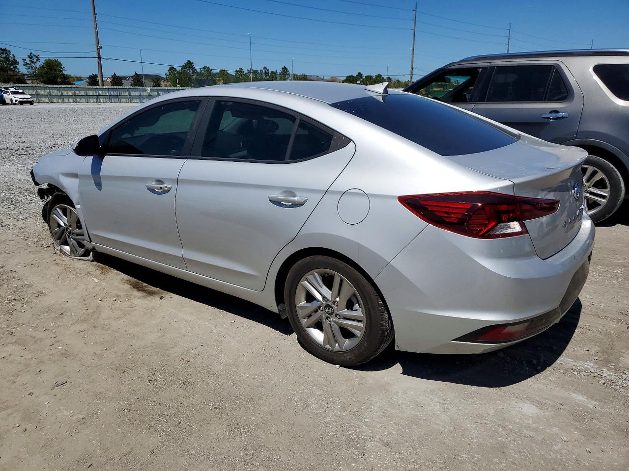 2019 HYUNDAI ELANTRA VALUE EDITION photo 2