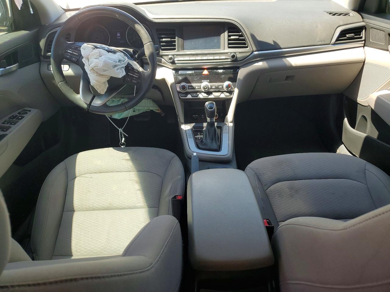 2019 HYUNDAI ELANTRA VALUE EDITION photo 8