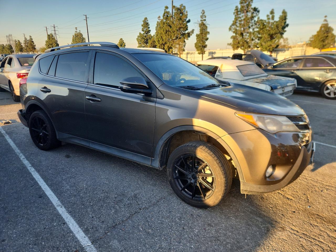 2015 TOYOTA RAV4 XLE photo 7