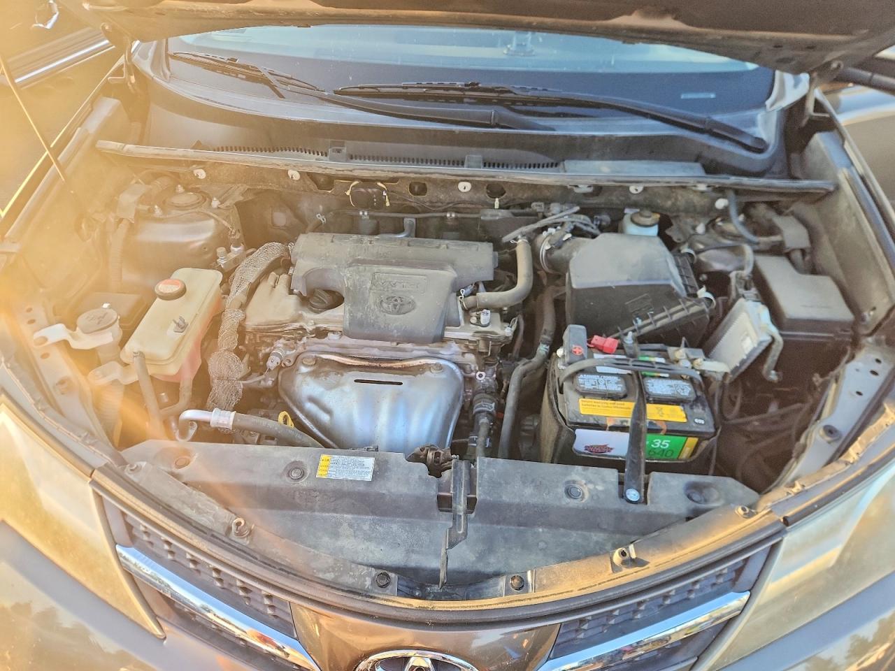 2015 TOYOTA RAV4 XLE photo 21