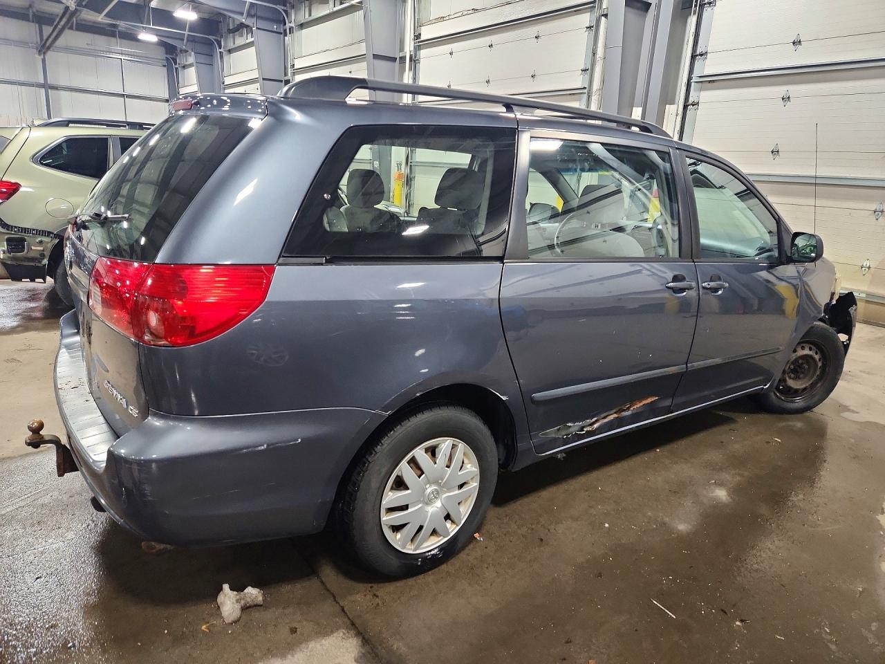 2006 TOYOTA SIENNA CE 7 PASSENGER photo 3