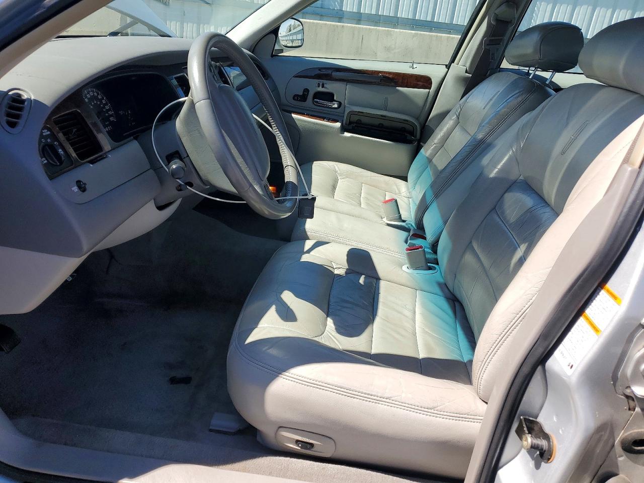 2000 LINCOLN TOWN CAR SIGNATURE photo 13