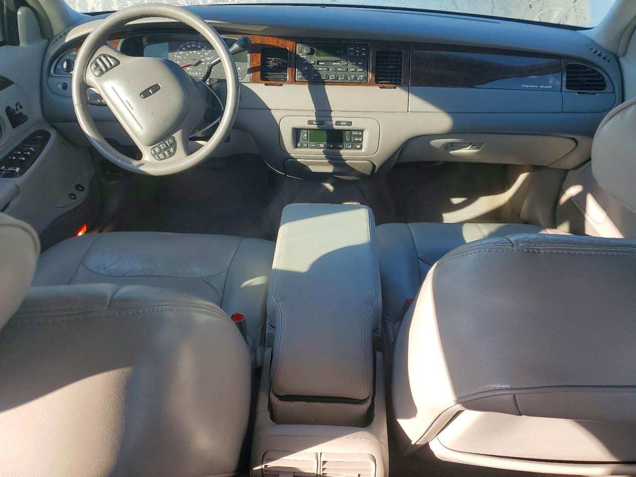 2000 LINCOLN TOWN CAR SIGNATURE photo 15