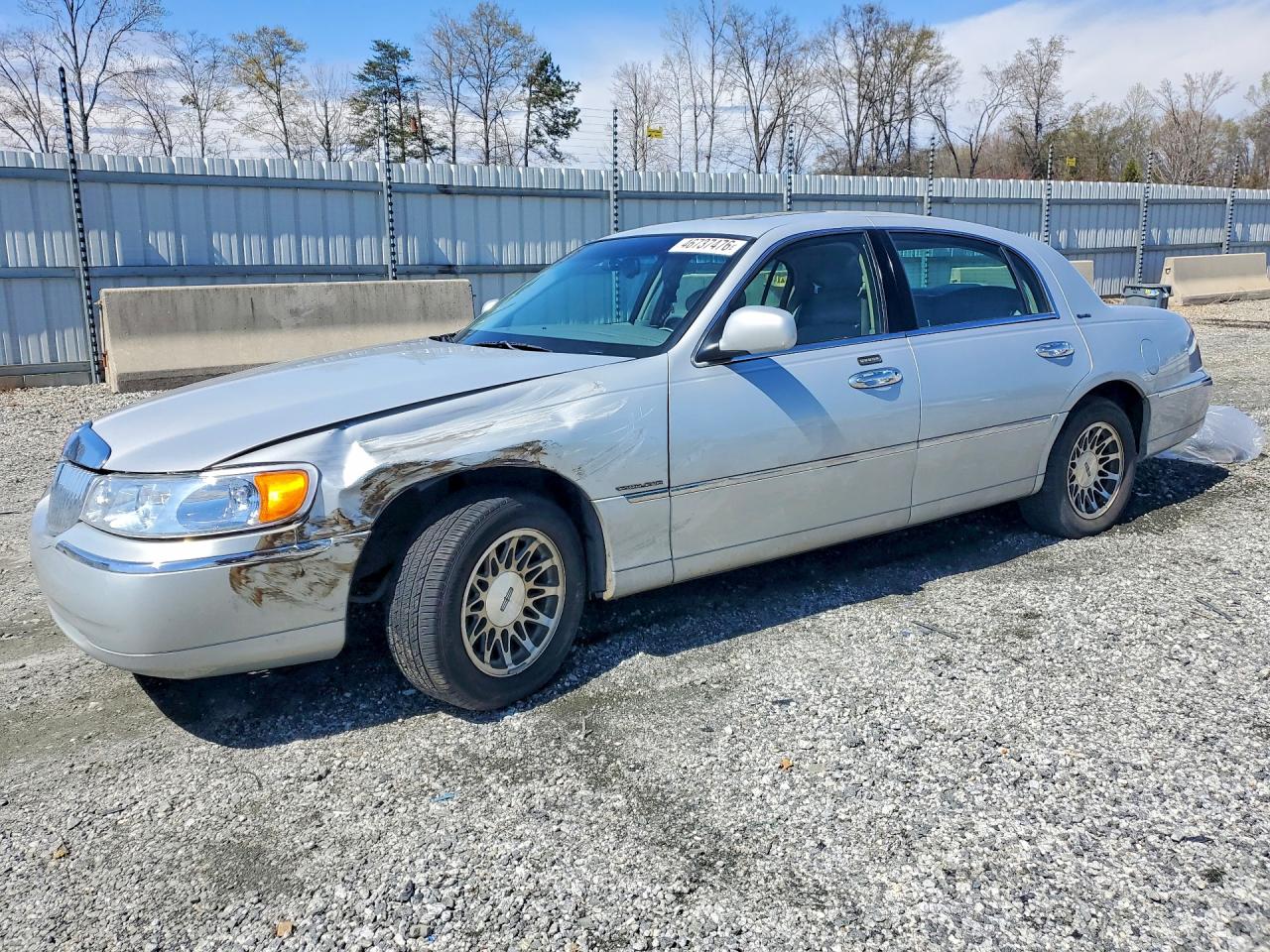 2000 LINCOLN TOWN CAR