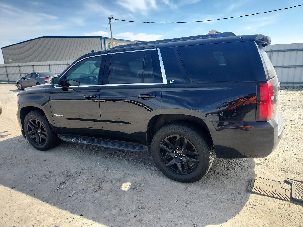 2017 CHEVROLET TAHOE K1500 LT photo 2