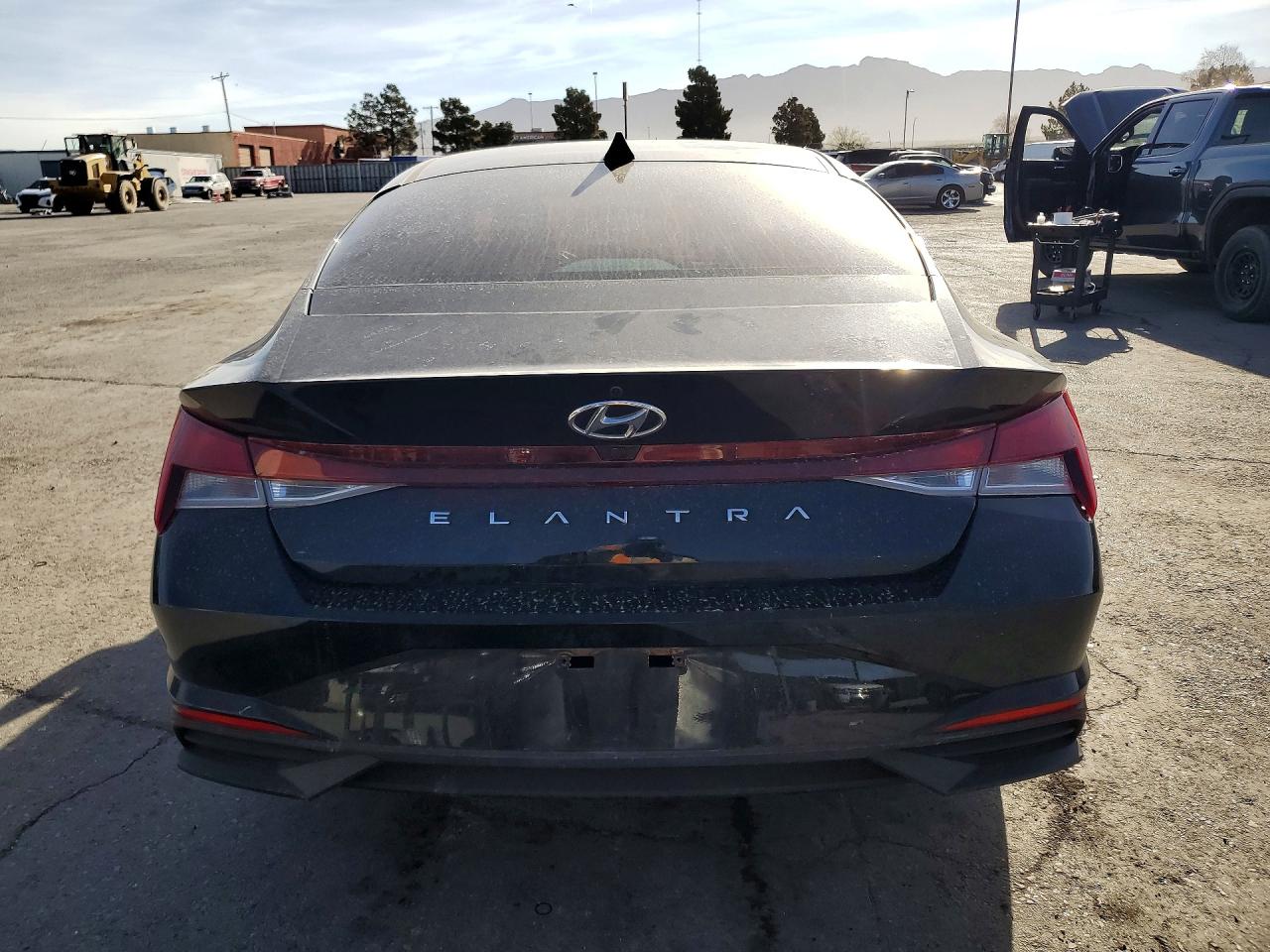 2023 HYUNDAI ELANTRA SEL photo 11