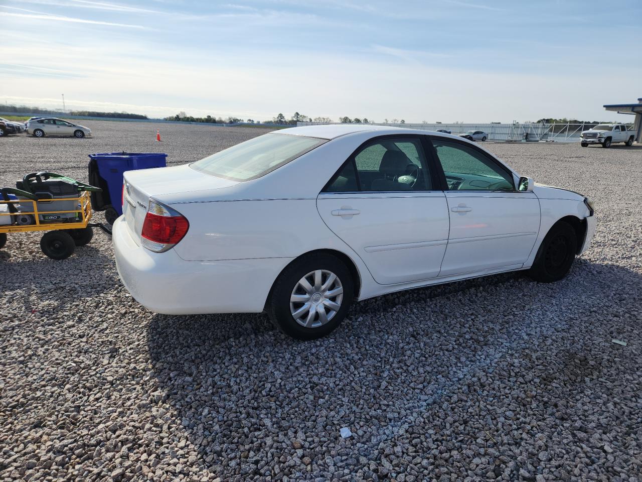 2005 TOYOTA CAMRY LE photo 5
