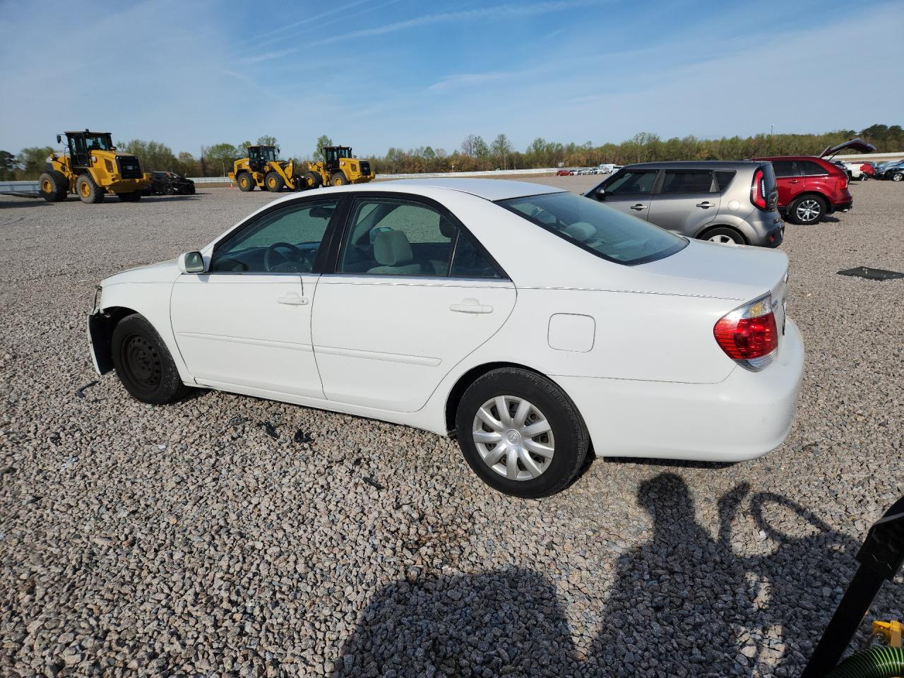 2005 TOYOTA CAMRY LE photo 3