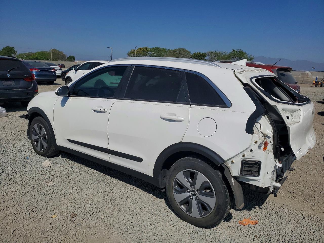2018 KIA NIRO LX photo 3