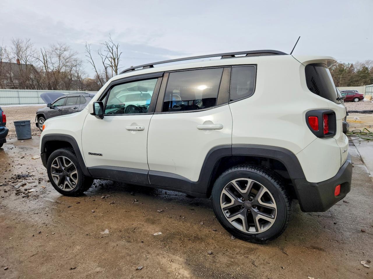 2017 JEEP RENEGADE LATITUDE photo 3