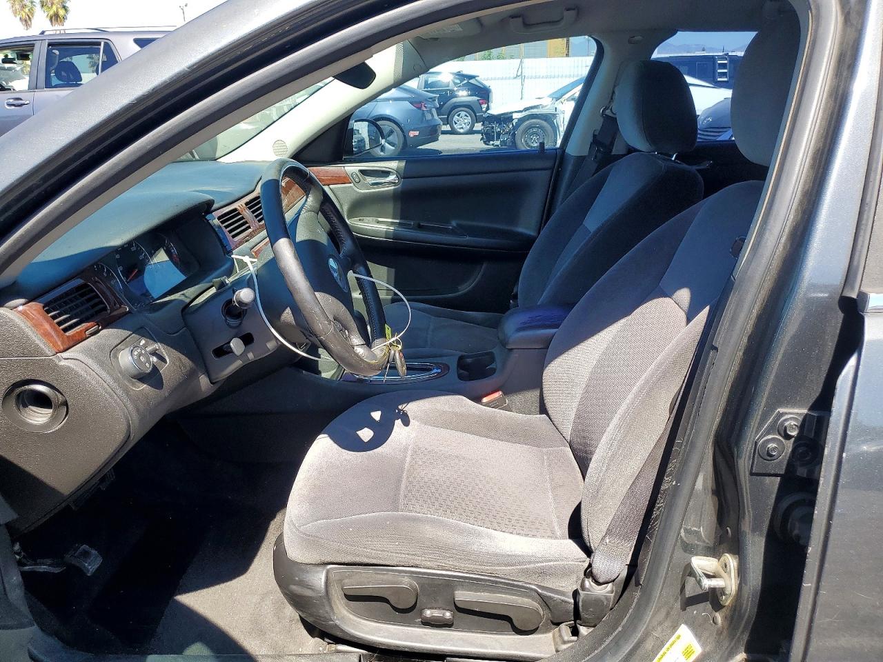 2011 CHEVROLET IMPALA LT photo 13