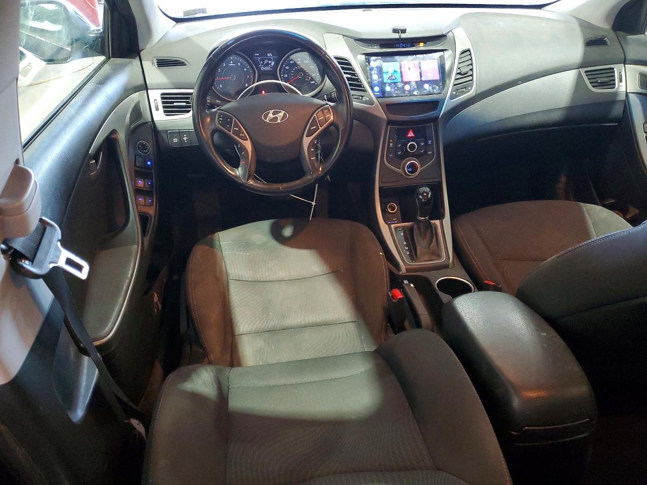 2015 HYUNDAI ELANTRA SE photo 22
